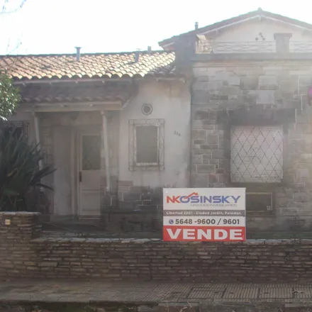 Buy this studio house on 710 - Alas Argentinas in Partido de Tres de Febrero, 1685 Ciudad Jardín Lomas del Palomar