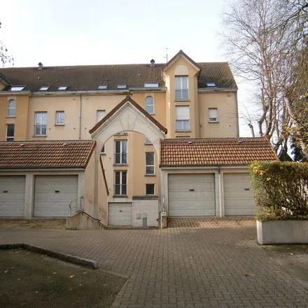 Rent this 2 bed apartment on 1 Rue de l'Arbalète in 71400 Autun, France