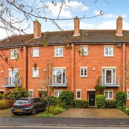 Buy this 4 bed townhouse on William Lucy Way in Oxford, OX2 6EQ