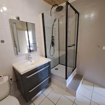 Rent this 2 bed apartment on 19 Rue des Écuries de Bourgogne in 54200 Toul, France