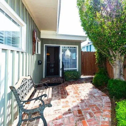 Image 5 - 8112 Holy Cross Place, Los Angeles, CA 90045, USA - House for sale