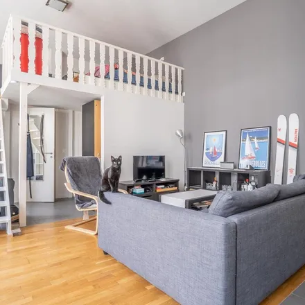 Rent this 1 bed apartment on Rue des Drapiers - Lakenweversstraat 51 in 1050 Ixelles - Elsene, Belgium