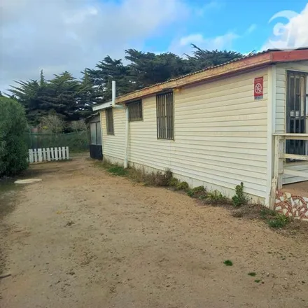 Rent this 4 bed house on Avenida La Playa in 269 0058 El Tabo, Chile