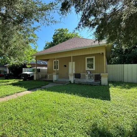 Image 2 - 617 Woodrow Ave, Fort Worth, Texas, 76105 - House for sale