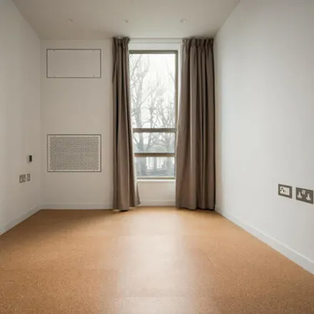 Image 6 - Jennifer House, 31 Tapley Close, London, E14 6TZ, United Kingdom - Apartment for rent