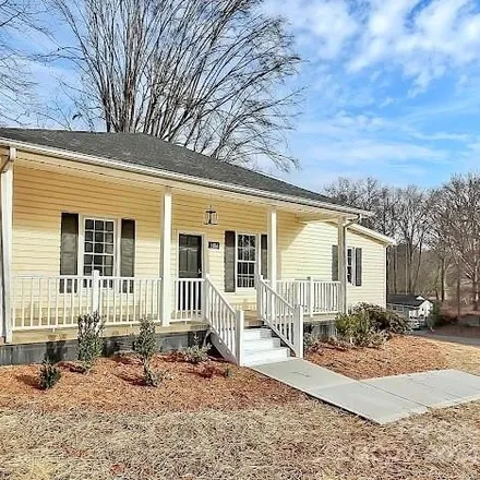 Buy this 3 bed house on 1406 West Walnut Avenue in Loray Mills, Gastonia