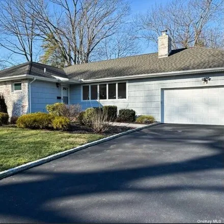 Rent this 3 bed house on 75 North Plymouth Drive in Glen Head, Oyster Bay