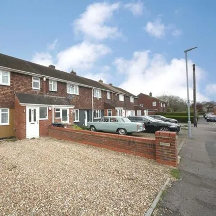Buy this 3 bed townhouse on Carmelite Road in Luton, LU4 0NH