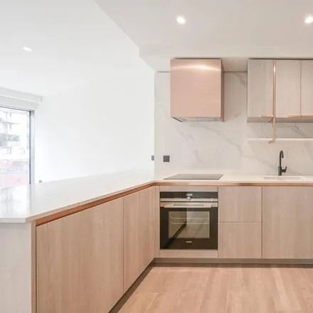 Rent this 2 bed apartment on 52 Marsh Wall in Canary Wharf, London