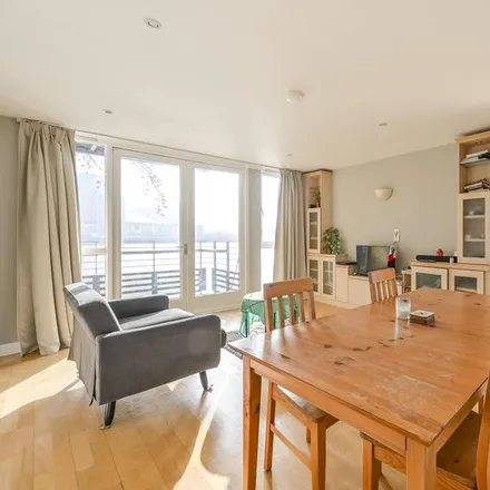Rent this 2 bed apartment on Arran House in Raleana Road, London