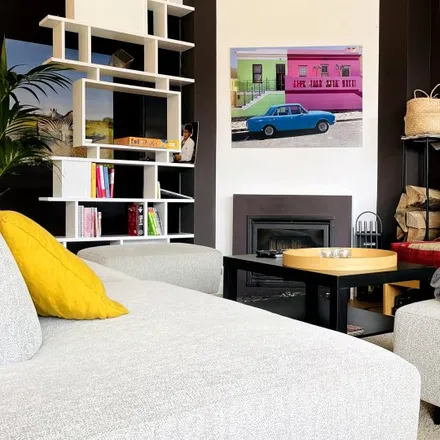 Rent this 2 bed apartment on Rue Jean-Baptiste Meunier - Jean-Baptiste Meunierstraat 8 in 1050 Ixelles - Elsene, Belgium