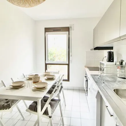 Rent this 1 bed apartment on 1 Rue Volta in 92800 Puteaux, France