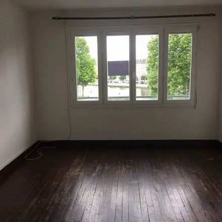 Rent this 3 bed apartment on 29 Rue de l'Académie in 14000 Caen, France