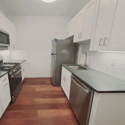 Rent this 1 bed apartment on 916 Hope Street