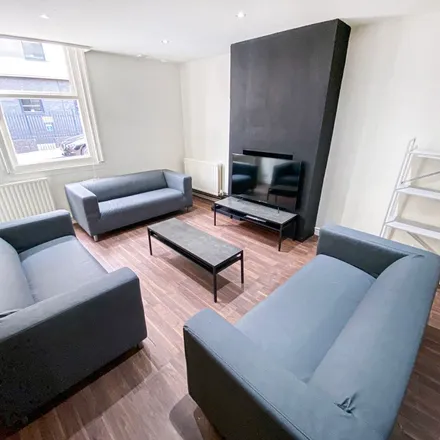 Image 9 - Opal 2, St George's Close, Saint George's, Sheffield, S3 7HB, United Kingdom - Apartment for rent