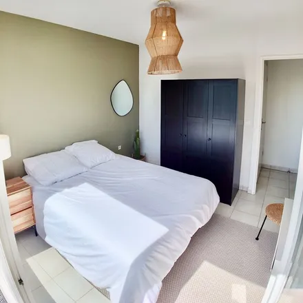 Rent this 1 bed apartment on GINKO in 34 Cours de Québec, 33300 Bordeaux