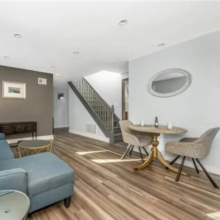 Image 7 - 45B 3rd Avenue, New York, NY 10465, USA - Apartment for sale
