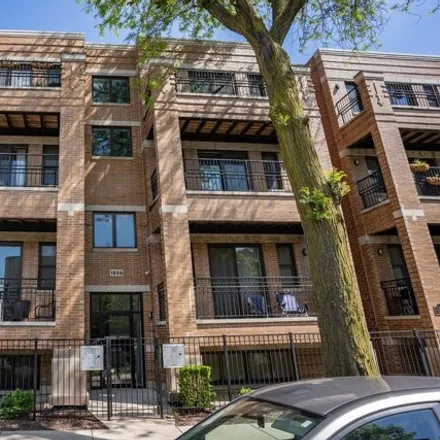 Rent this 3 bed apartment on 1948-1950 West Ohio Street in Chicago, IL 60622