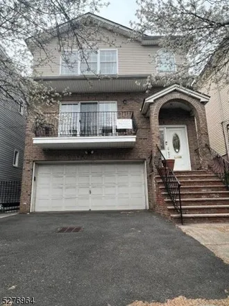 Rent this 3 bed house on 135 Fabyan Place in Newark, NJ 07112