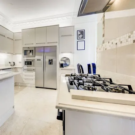 Image 5 - Magnolia House, 2a Redington Road, London, NW3 7RG, United Kingdom - House for rent