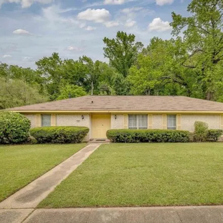 Buy this 4 bed house on 32 West Elmwood Drive in Monroe, LA 71203