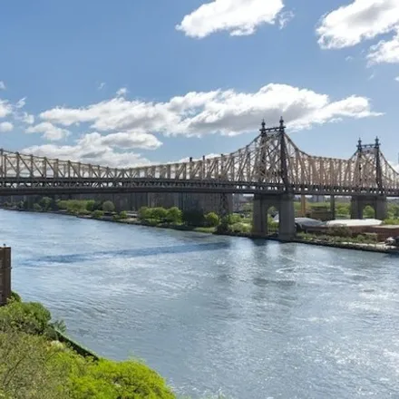 Image 3 - FDR Drive, New York, NY 10155, USA - Townhouse for sale