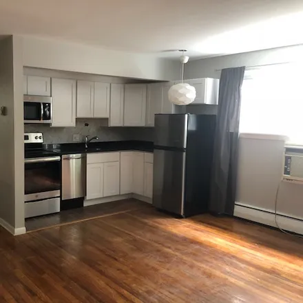 Rent this 1 bed apartment on 550 Whitney Avenue