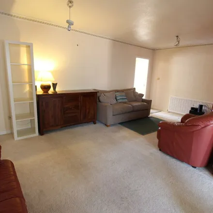 Rent this 3 bed apartment on Lindrick Drive in Leicester, LE5 5UH