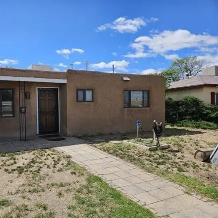 Image 2 - 3704 Headingly Avenue Northeast, Albuquerque, NM 87110, USA - House for sale