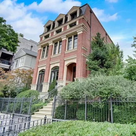 Buy this 6 bed house on 1713 North Burling Street in Chicago, IL 60614