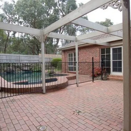 Image 6 - St Helena Bushland Reserve, Eskdale Court, Eltham North VIC 3089, Australia - Apartment for rent