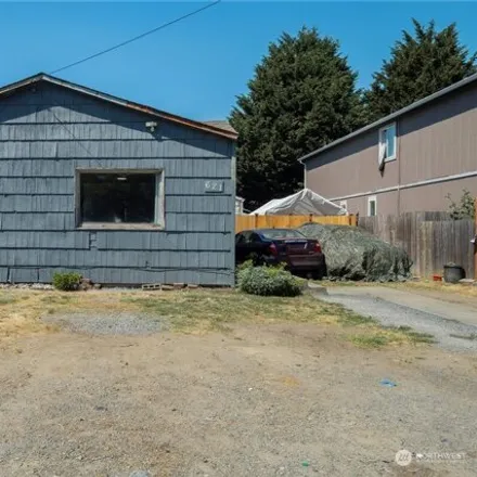 Buy this 3 bed house on 621 Lafayette St S in Tacoma, Washington