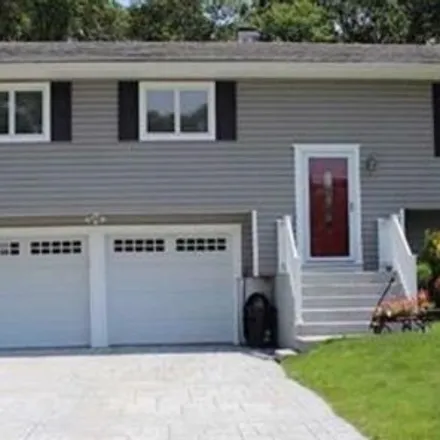 Buy this 5 bed house on 31 Shenandoah Boulevard in Brookhaven, Terryville