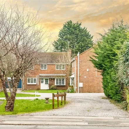 Image 2 - Freshbrook Way, Swindon, SN5 8LN, United Kingdom - House for rent