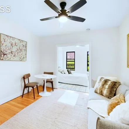 Buy this studio apartment on 246 East 90th Street in New York, NY 10128