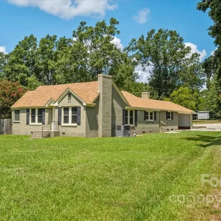 Buy this 3 bed house on 3135 Flat Creek Road in Antioch, Lancaster County