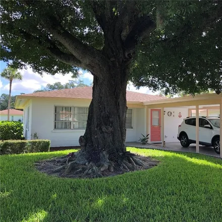Buy this 2 bed condo on 5022 Live Oak Circle in South Bradenton, FL 34207