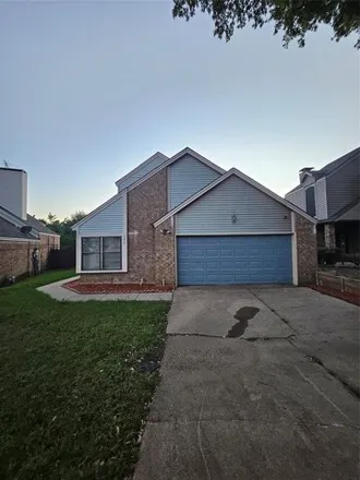 Rent this 3 bed house on 598 Briarcliff Drive in Garland, TX 75043