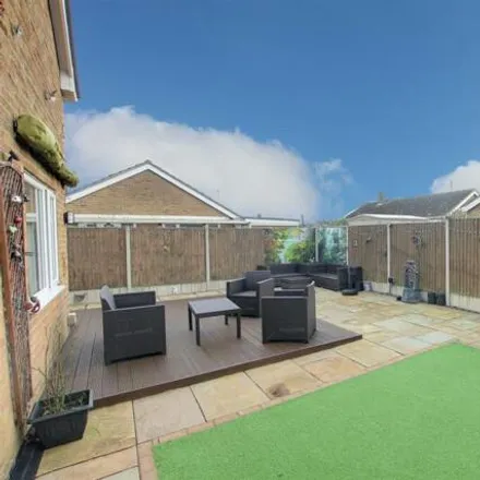 Image 2 - Camelot Gardens, Sutton-on-Sea, LN12 2HP, United Kingdom - House for sale