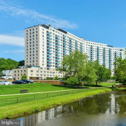 Buy this 3 bed condo on Grosvenor Park II in 10500 Rockville Pike, Parkside