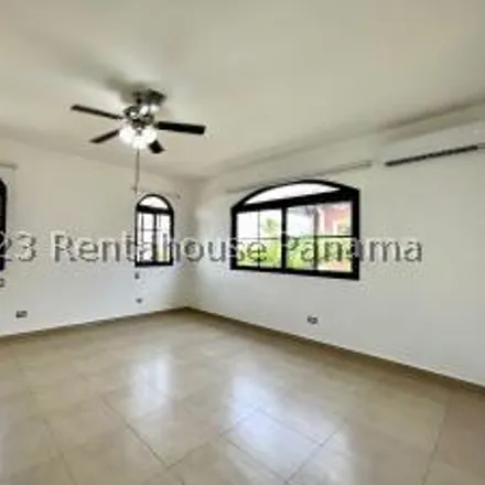 Rent this 4 bed house on unnamed road in Quintas Versalles, Don Bosco