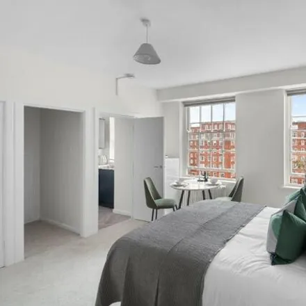 Rent this studio apartment on Dolphin Square West in London, SW1V 3LE