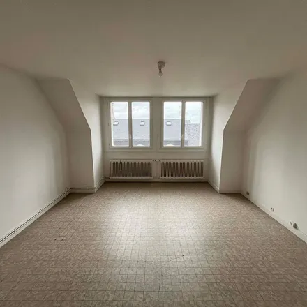 Image 9 - 13 Place du Général Saint Pol, 28400 Nogent-le-Rotrou, France - Apartment for rent