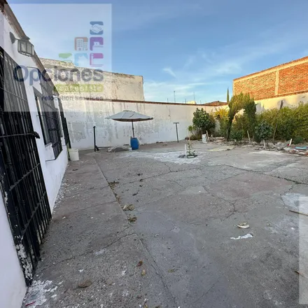 Image 4 - Avenida del Trabajo 100, San Gonzalo, 36740 Salamanca, GUA, Mexico - House for rent