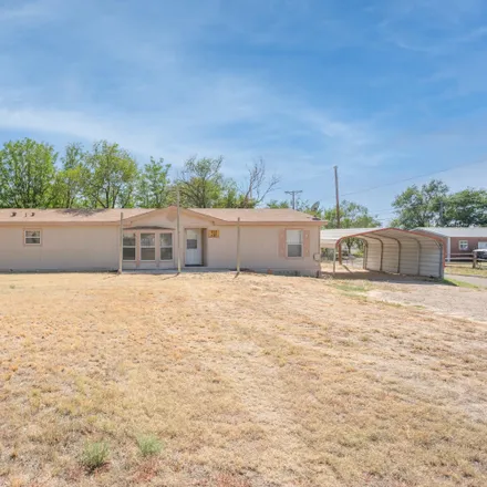 Buy this 3 bed house on 901 Elm Avenue in Dalhart, TX 79022