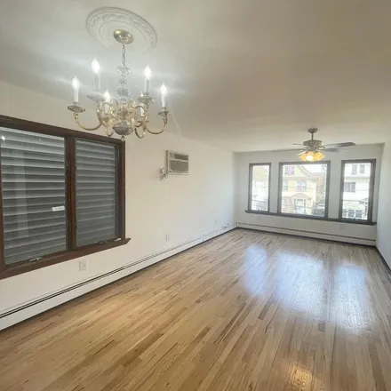 Rent this 3 bed apartment on Miss America Diner. in Culver Avenue, West Bergen