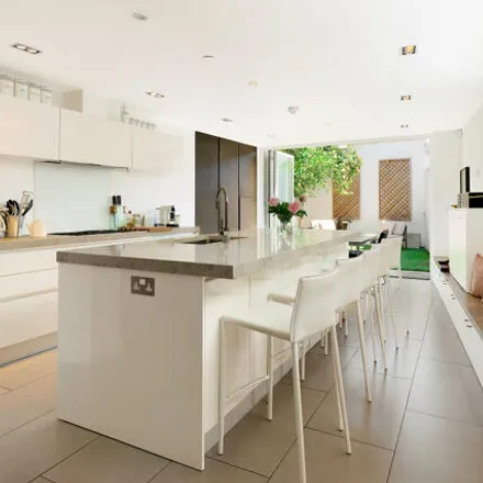 Rent this 4 bed house on Britannia Road in London, SW6 2HL