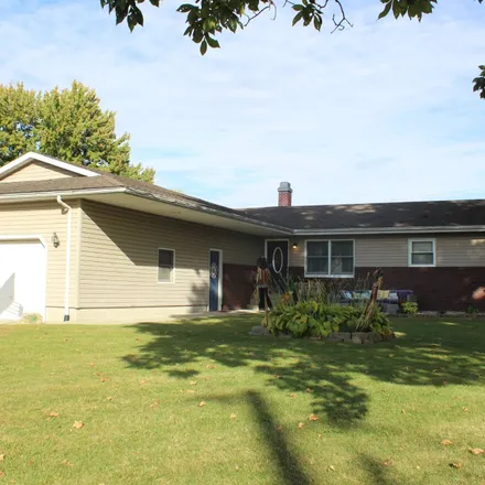 Buy this 3 bed house on 3 Hickory Acres in Carlinville, IL 62626
