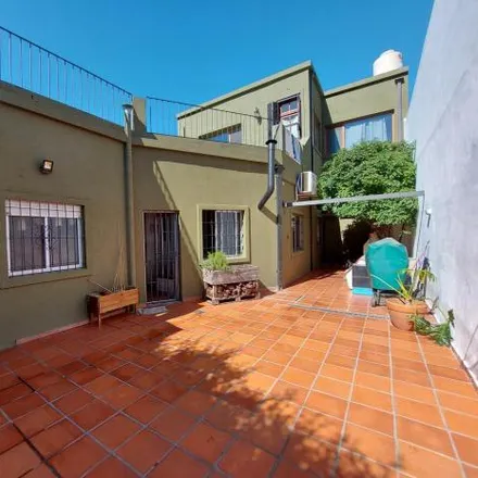 Buy this 4 bed house on Roque Sáenz Peña 1730 in Quilmes Este, 1877 Quilmes