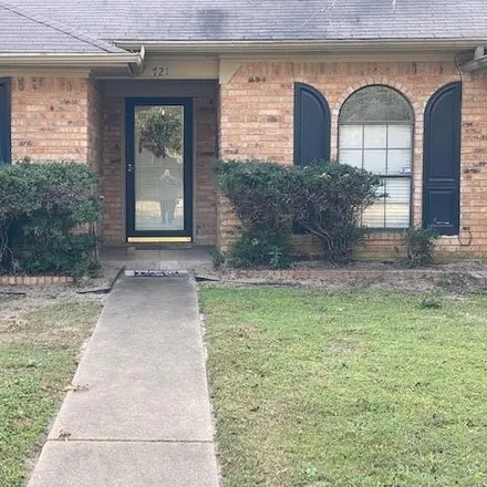 Buy this 3 bed house on 775 Belmont Drive in Athens, TX 75751